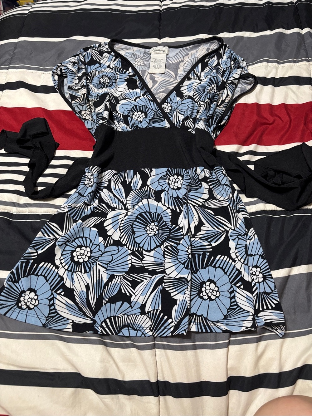 vintage Speechless black and blue floral blouse
